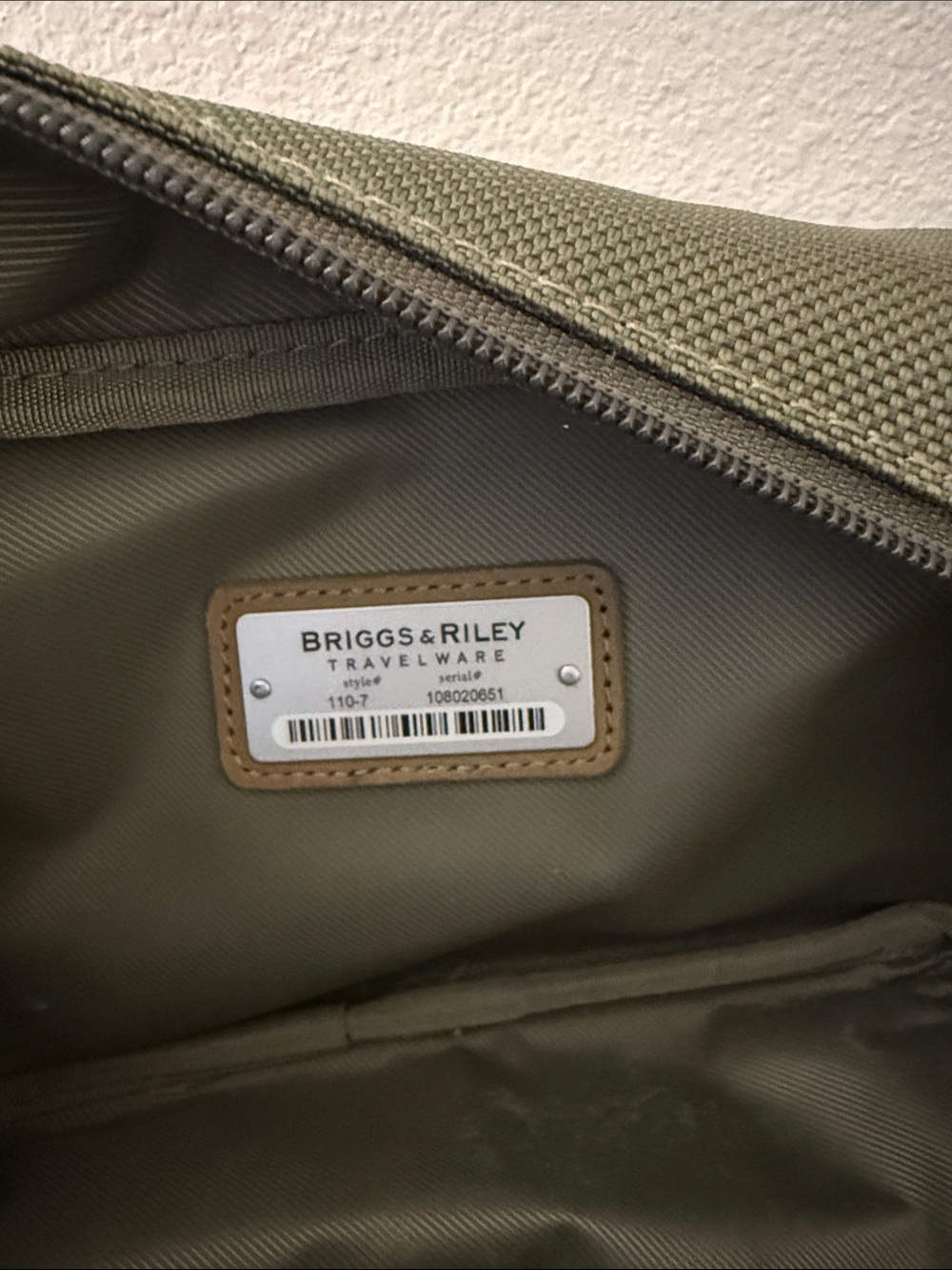 Briggs & Riley Dopp Cosmetics Kit Case - Picture 3 of 10